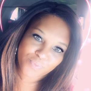 Meet your Posher, Cristal